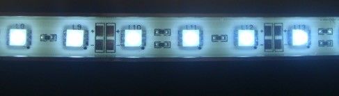 6 - 30W ऊर्जा बचत एसएमडी 5050 एलईडी स्ट्रिप लाइट मोशन सेंसर के लिए स्थापित करने के लिए आसान है